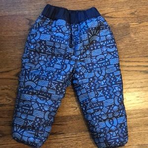 Patagonia reversible fleece/puff pants in navy - size 12-18 months